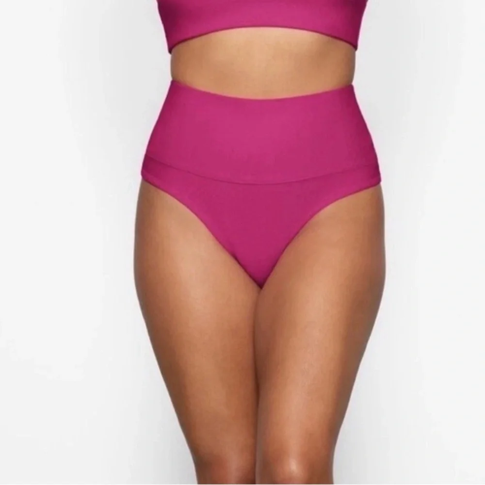 Skims Classic High-Waisted Bikini Bottom Women's Swimwear Sz XS NWT Hot Pink